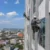 Jasa Rope Access untuk Building Maintenance di Makassar tanpa scaffolding atau gondola